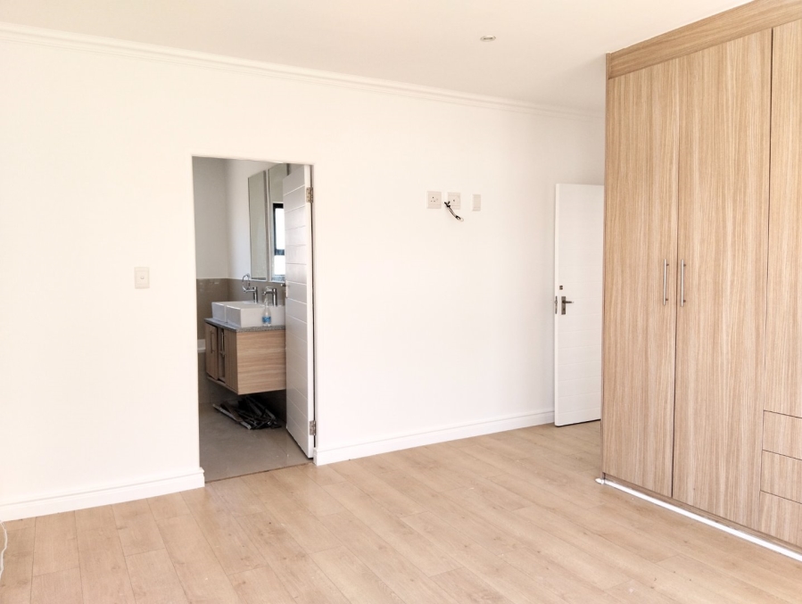 4 Bedroom Property for Sale in Parklands North Western Cape